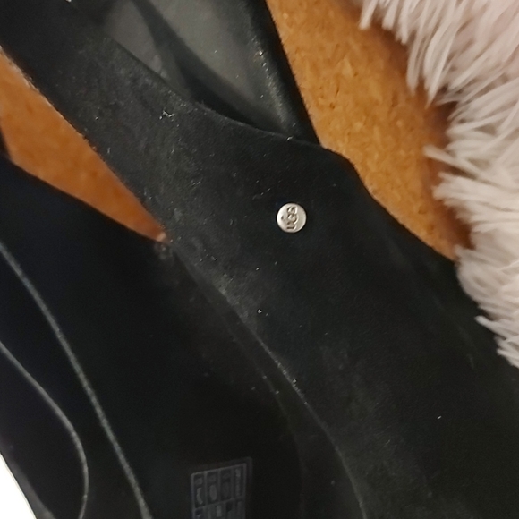 UGG Wedge Shoes - Picture 2 of 5
